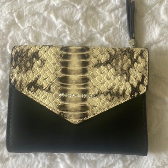 Michael Kors Handbags - Small Michael Kors Wallet